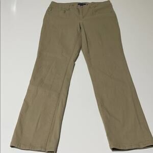 BANDOLINO Womens 8 Short Caroline Khaki Jeans